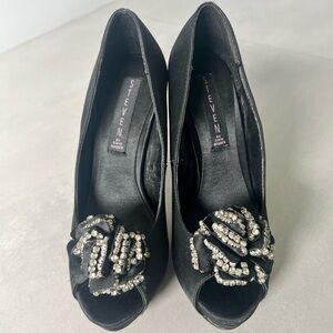 Steve Madden rhinestone flower pumps heels size 7 silk party cocktail office
